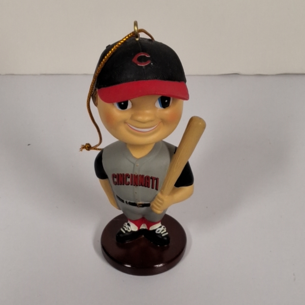 Cincinnati Reds 3.75" Bobble Head Ornament 2002 The Memory Company Grey Uniform